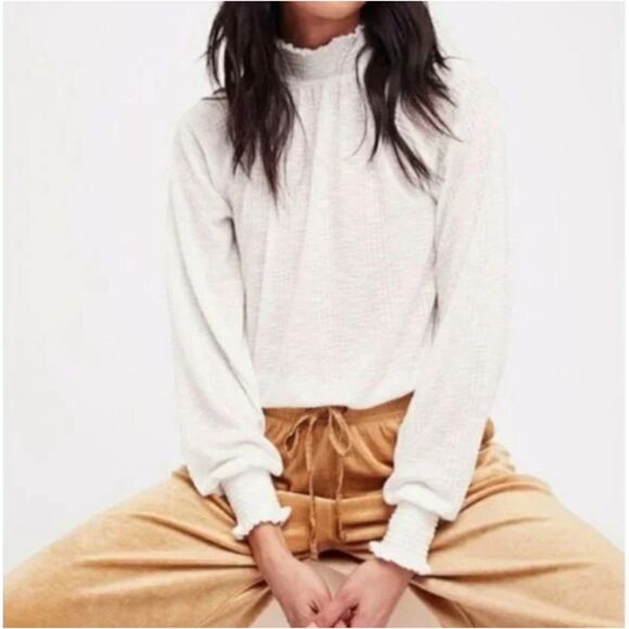 NWT FREE PEOPLE Boulevard Textured Ruffle Top White, Sz XS - Picture 1 of 11